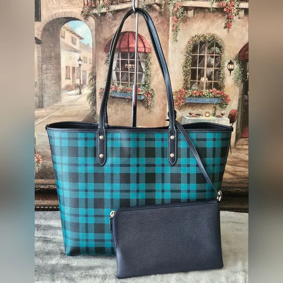 Coach Reversible City Tote In Riley Plaid/Blue With Pouch - Picture 10 of 10